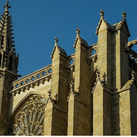 Tout Confort ! Climatisation, Centre-Ville, Parking, Terrasse, Wifi, Netflix Carcassonne Luaran gambar