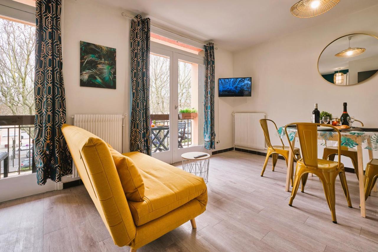 Tout Confort ! Climatisation, Centre-Ville, Parking, Terrasse, Wifi, Netflix Carcassonne Luaran gambar
