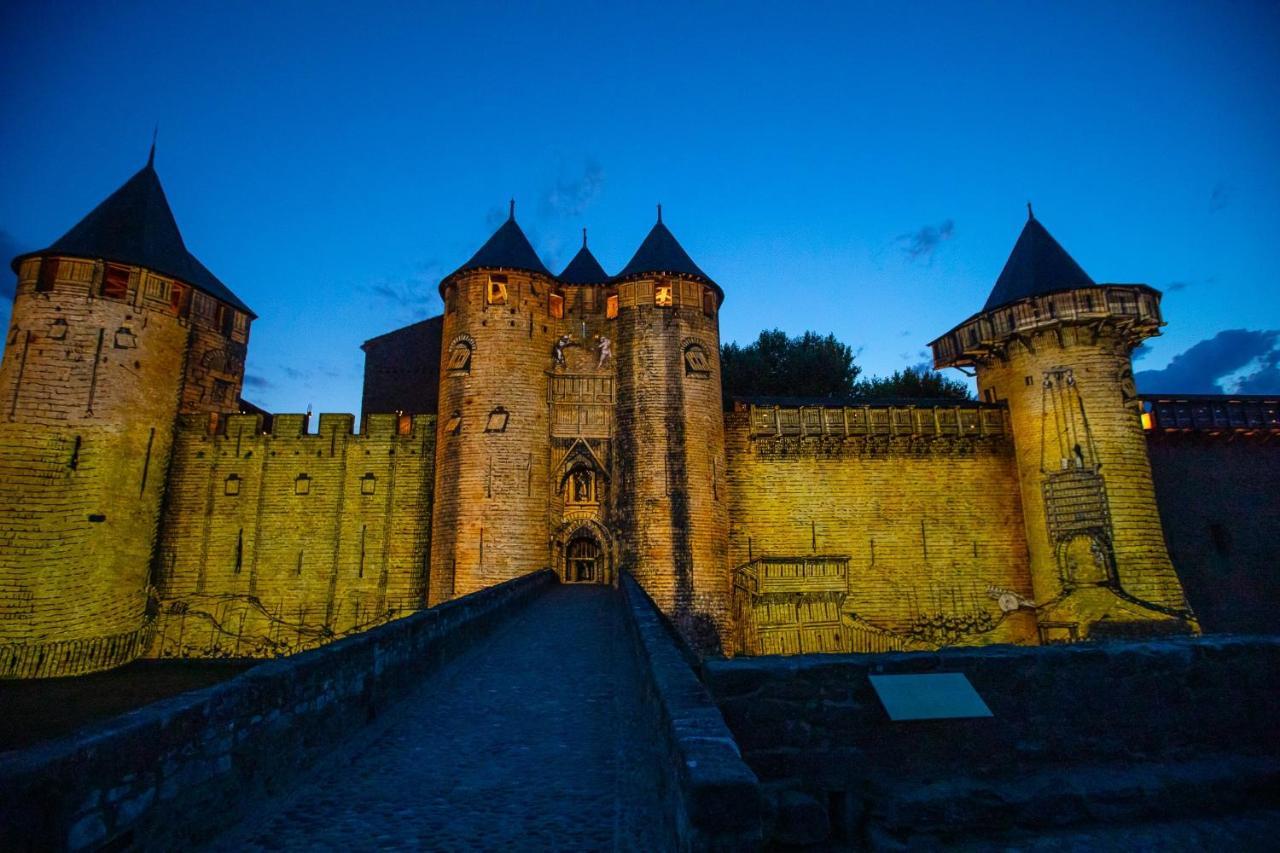 Tout Confort ! Climatisation, Centre-Ville, Parking, Terrasse, Wifi, Netflix Carcassonne Luaran gambar