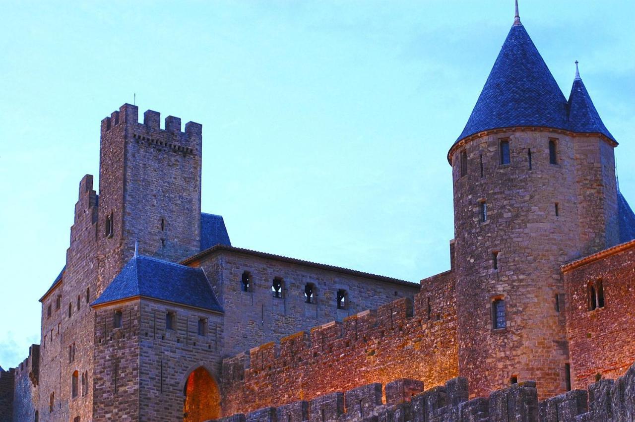 Tout Confort ! Climatisation, Centre-Ville, Parking, Terrasse, Wifi, Netflix Carcassonne Luaran gambar