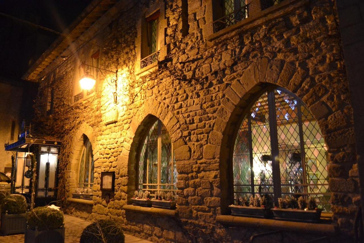 Tout Confort ! Climatisation, Centre-Ville, Parking, Terrasse, Wifi, Netflix Carcassonne Luaran gambar